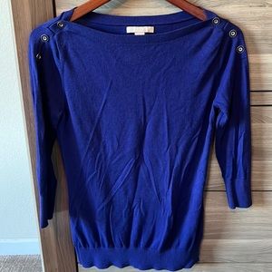 3/4 sleeve Banana Republic sweater with shoulder buttons - size S